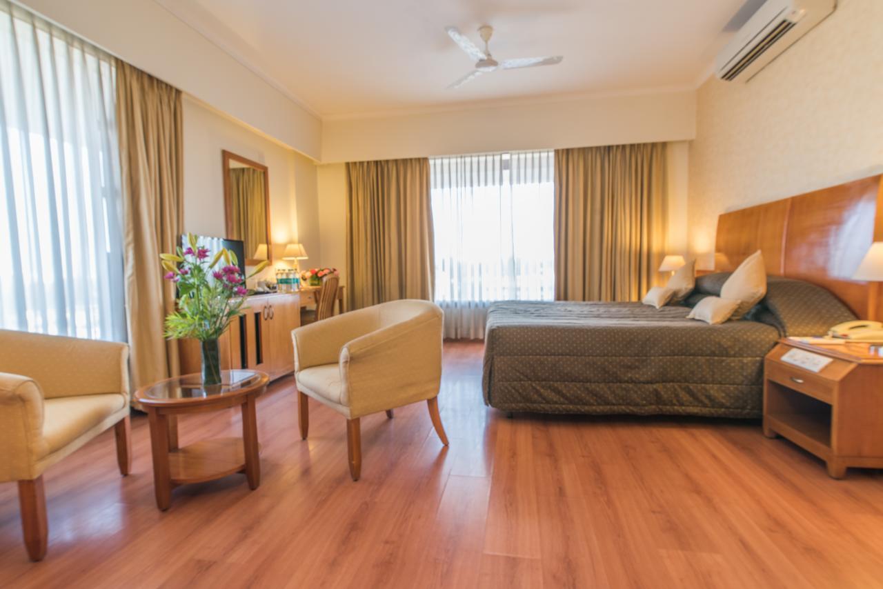 Sai Vishram Business Hotel Kammasandra Exteriér fotografie